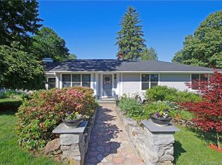 1 Partridge Rd, Ansonia, CT 06401