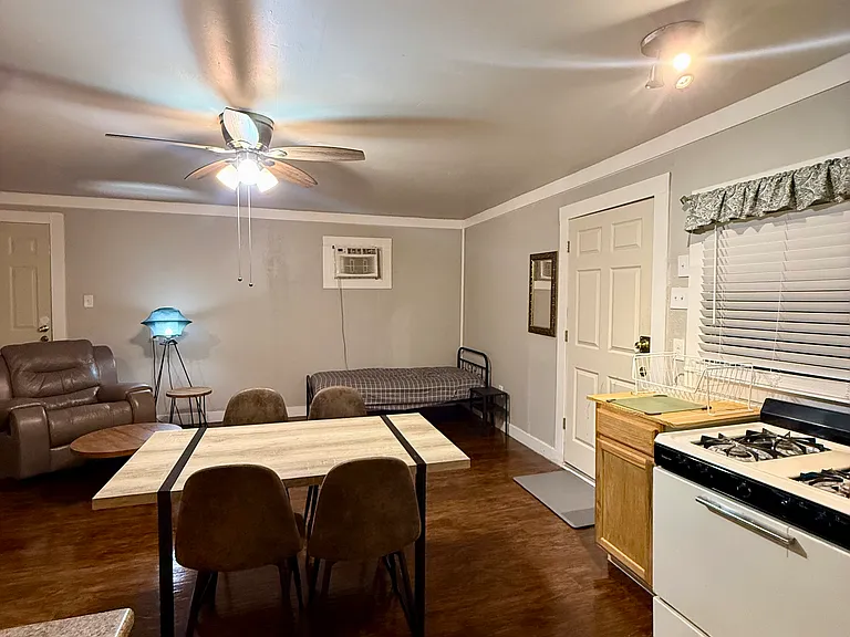 810 Haggin St #810 — Photo 6