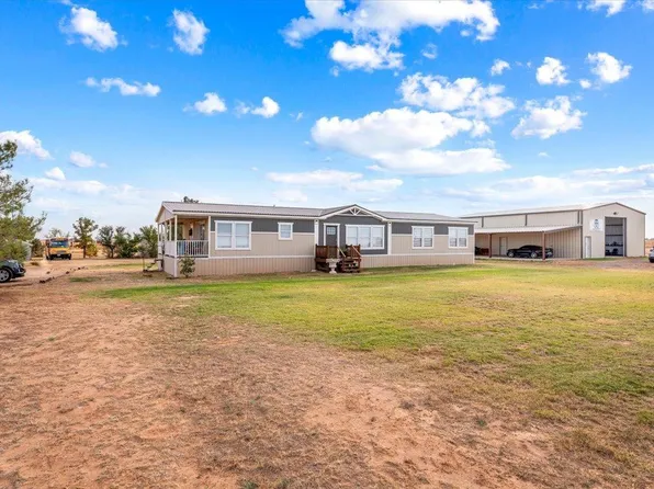 1124 Alaska Rd, Levelland, TX 79336