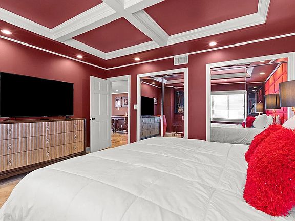 3rd image of 355 S Broadway #40508
