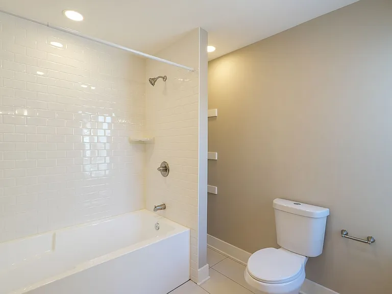 1709 Moore St — Photo 24