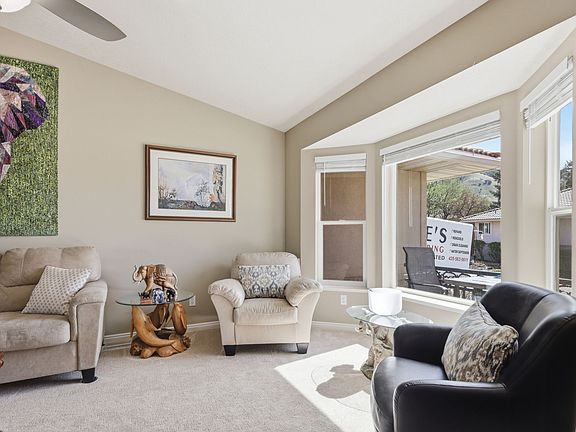 5th image of 32 Shadow Mountain Dr