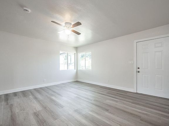 4th image of 1017 E Vine Ave