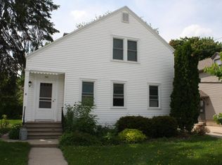 545 Mount Vernon St, Oshkosh, WI 54901