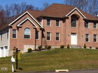 15 Founders Way, Orange, CT 06477