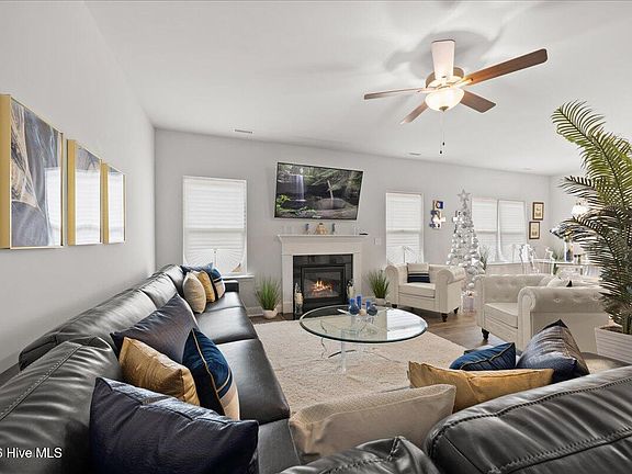 3rd image of 100 Glasgow Lane