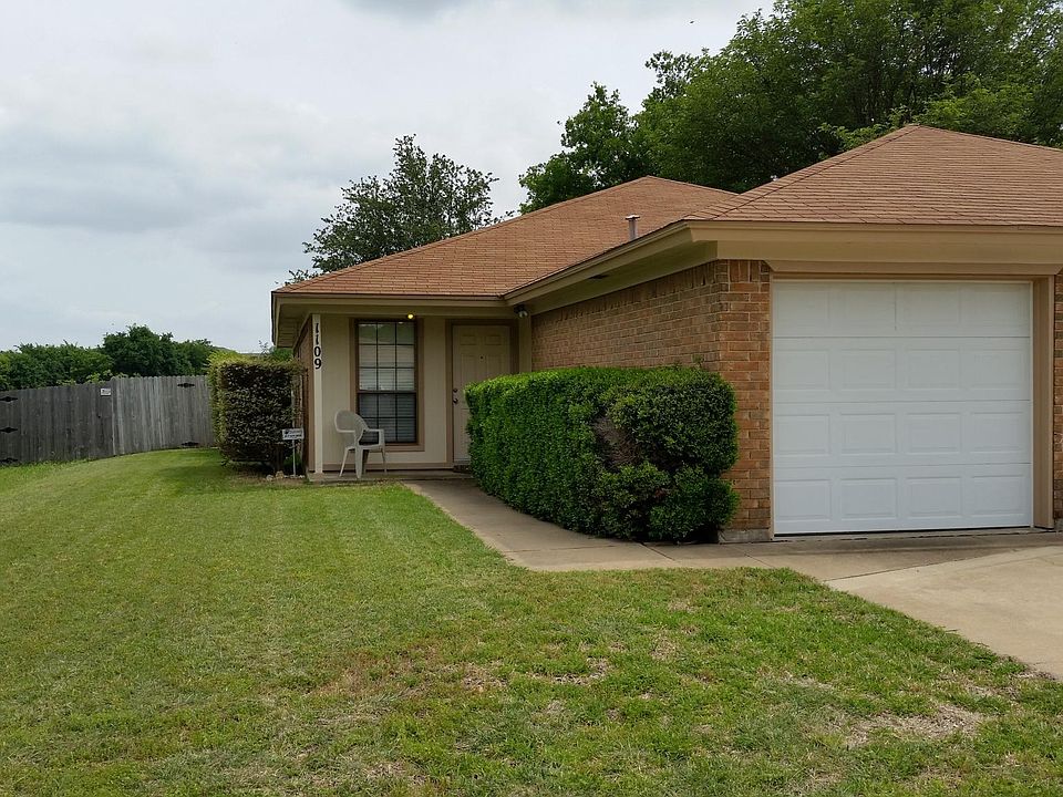 1st image of 1109 Landsdale Ln