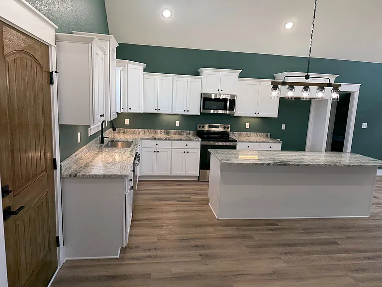105 Adams Dr — Photo 11
