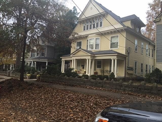1st image of 1291 Willow Ave