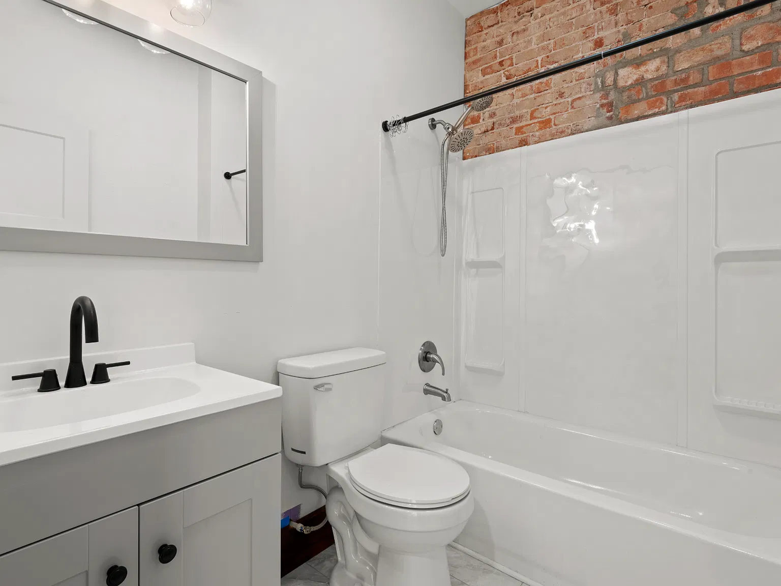2 bed, 1.5 bath, 920 sqft, $1,100 — Photo 2