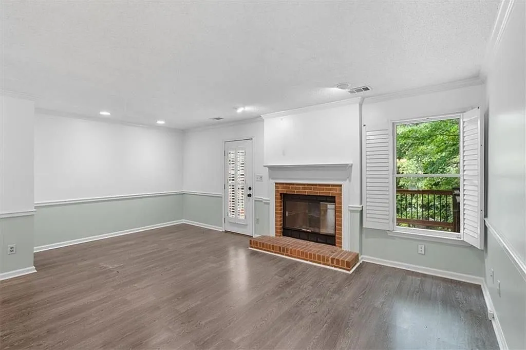 2 bed, 3.0 bath, 1781 sqft, $2,200 — Photo 3