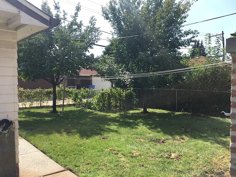 7111 W Farragut Ave — Photo 12