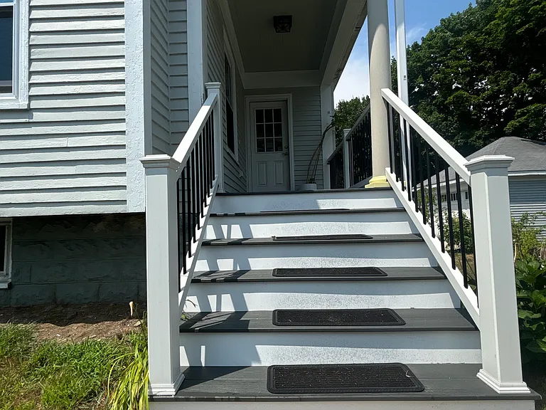 25 Lowell St — Photo 4