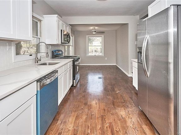4th image of 27 Derussey Ln