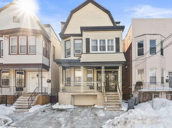 299 Chapel Avenue image 1 of 25