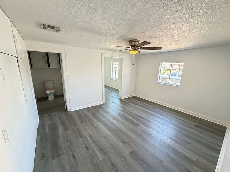 352 W Roosevelt Ave — Photo 22