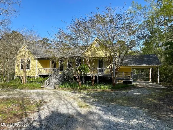 23521 Woodland Way, Pass Christian, MS 39571