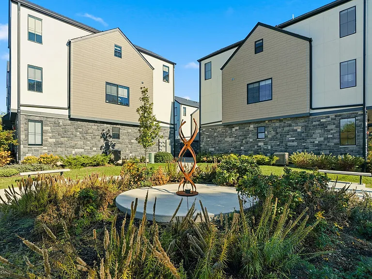 Bloom Street Townhomes — Photo 13