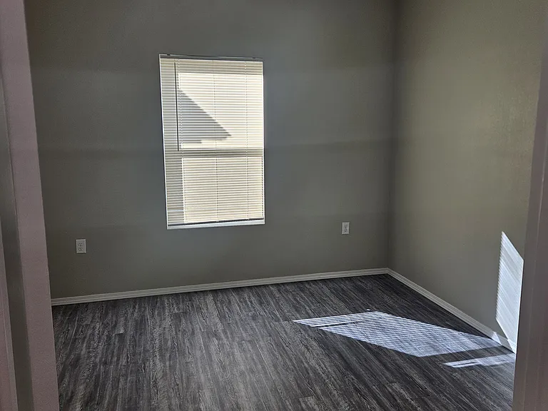 322 N Avenue B #A — Photo 6