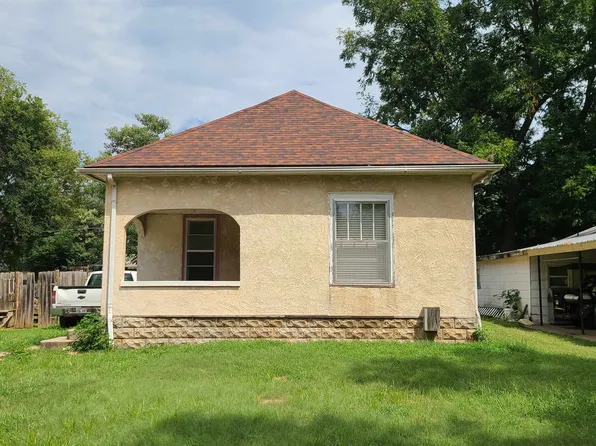 1121 N C St, Wellington, KS 67152