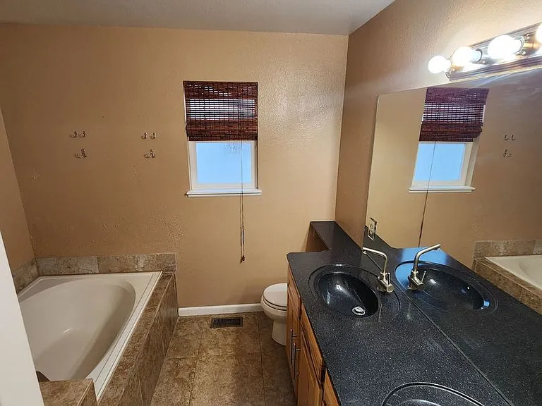 4556 Gunbarrel Dr — Photo 14