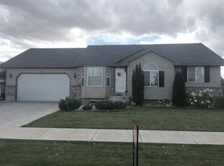 4086 E Rulon Dr, Ammon, ID 83406