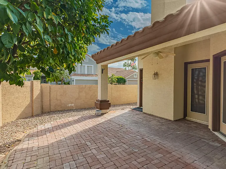 517 S Paradise Dr — Photo 21