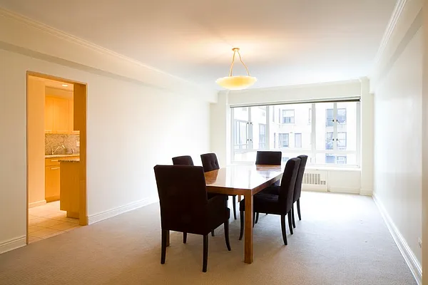 Sold by Sloane Square | media 8