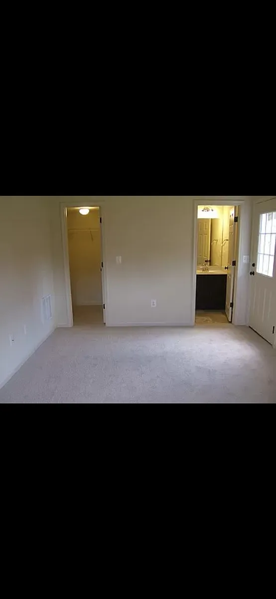 Building Photo - 2228 Mallard Landing Dr