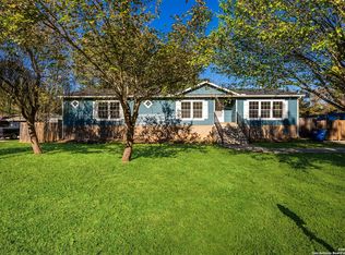 212 Pecan Dr NE, Mcqueeney, TX 78123