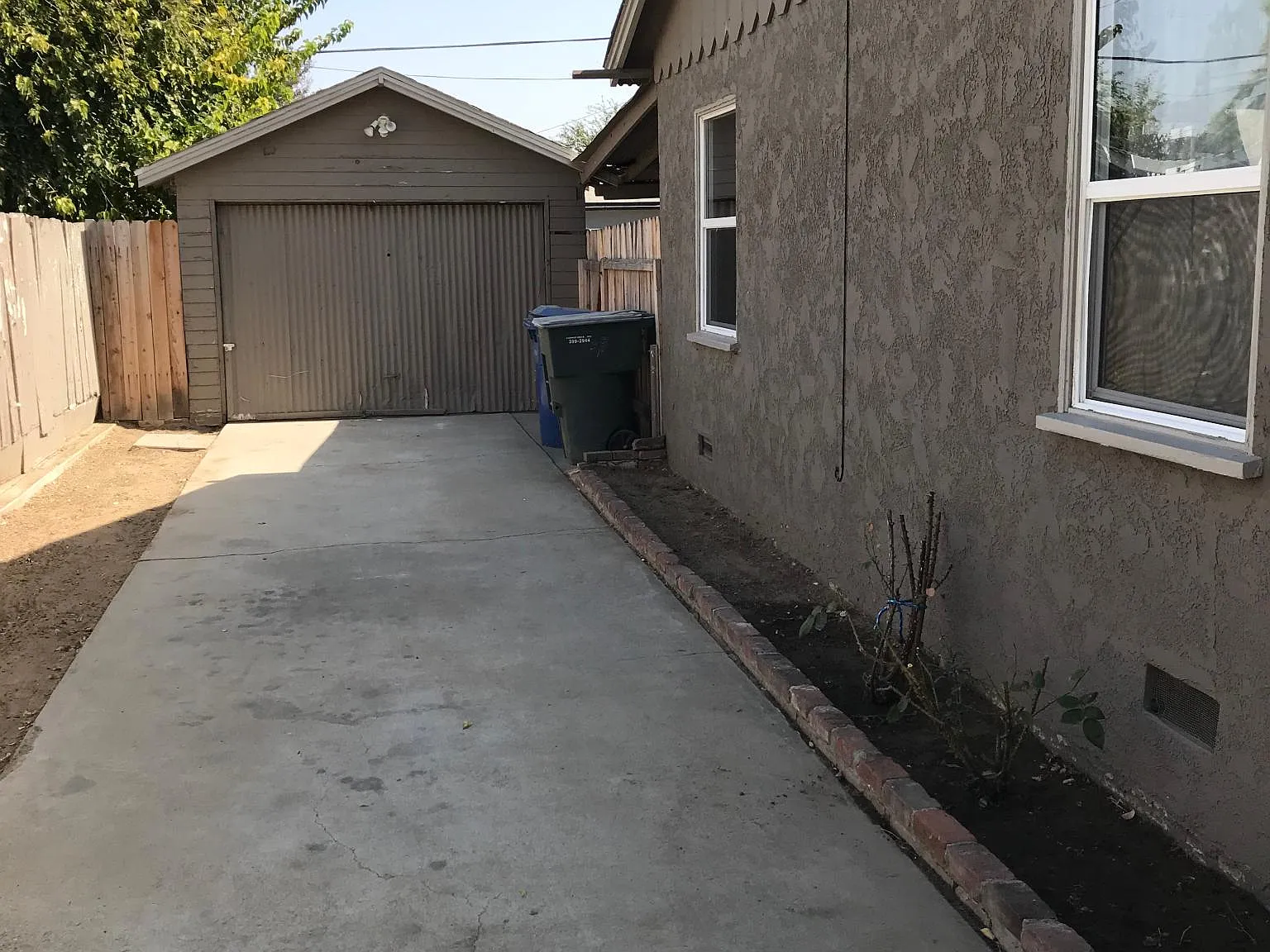 2 bed, 1.5 bath, 946 sqft, $1,400 — Photo 3