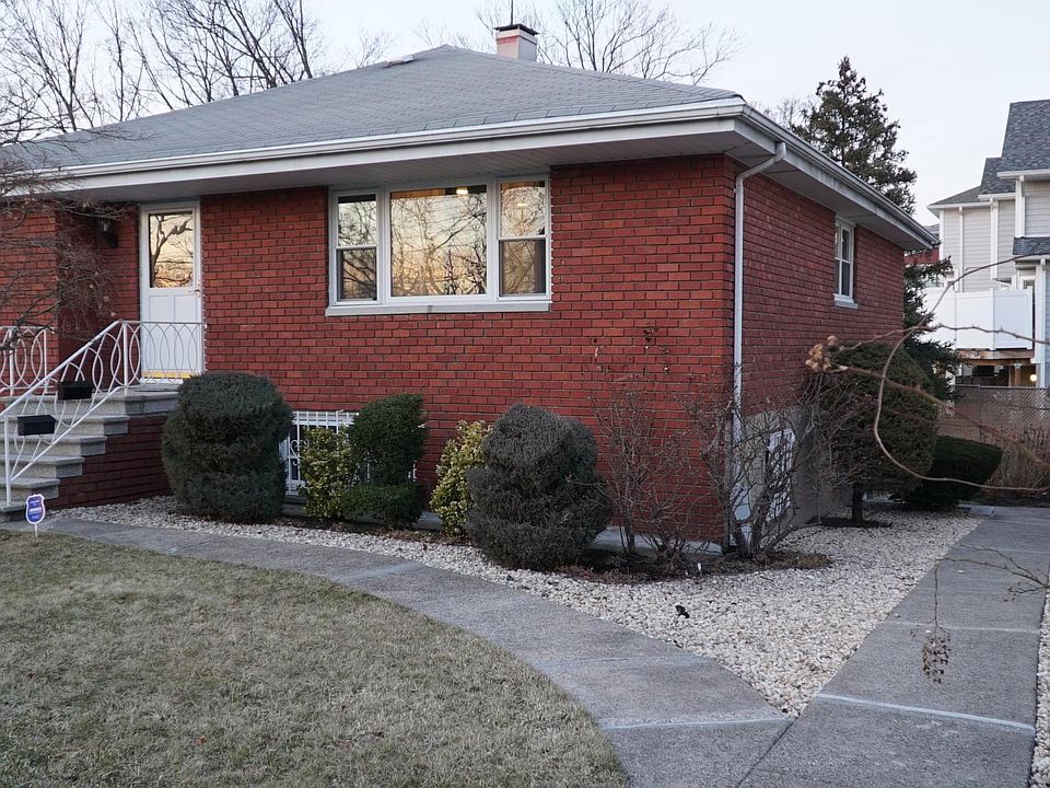 1st image of 13 Marion Pl #2