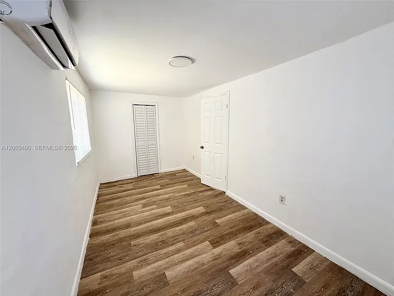 2160 NW 29th St #6 — Photo 6