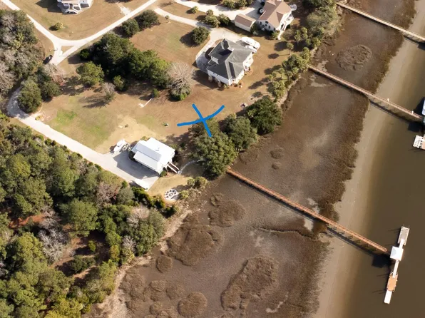 171 Bennetts Island Dr, Green Pond, SC 29446