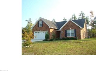 626 Salem Ridge Dr, Randleman, NC 27317