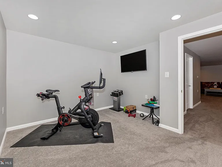 619 Blandwood Rd — Photo 38