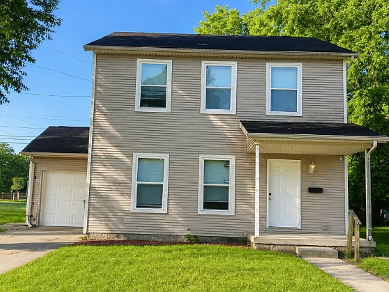 545 W Grand Ave — Photo 1
