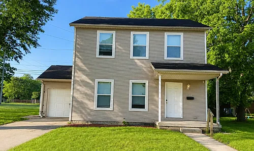 545 W Grand Ave Photo 1