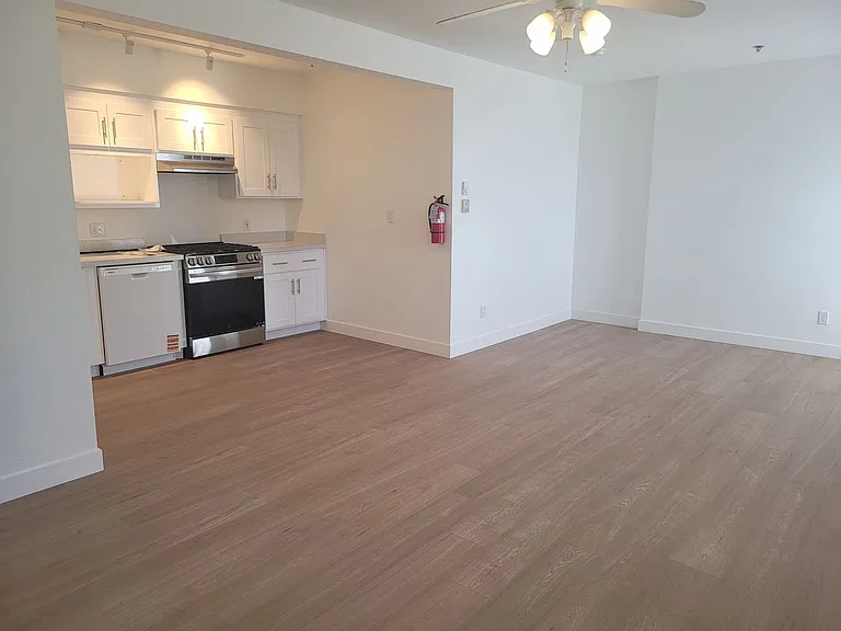 Town Square-399 H Street, Blaine — Photo 22