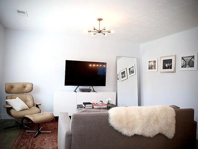 923 Monroe St — Photo 9