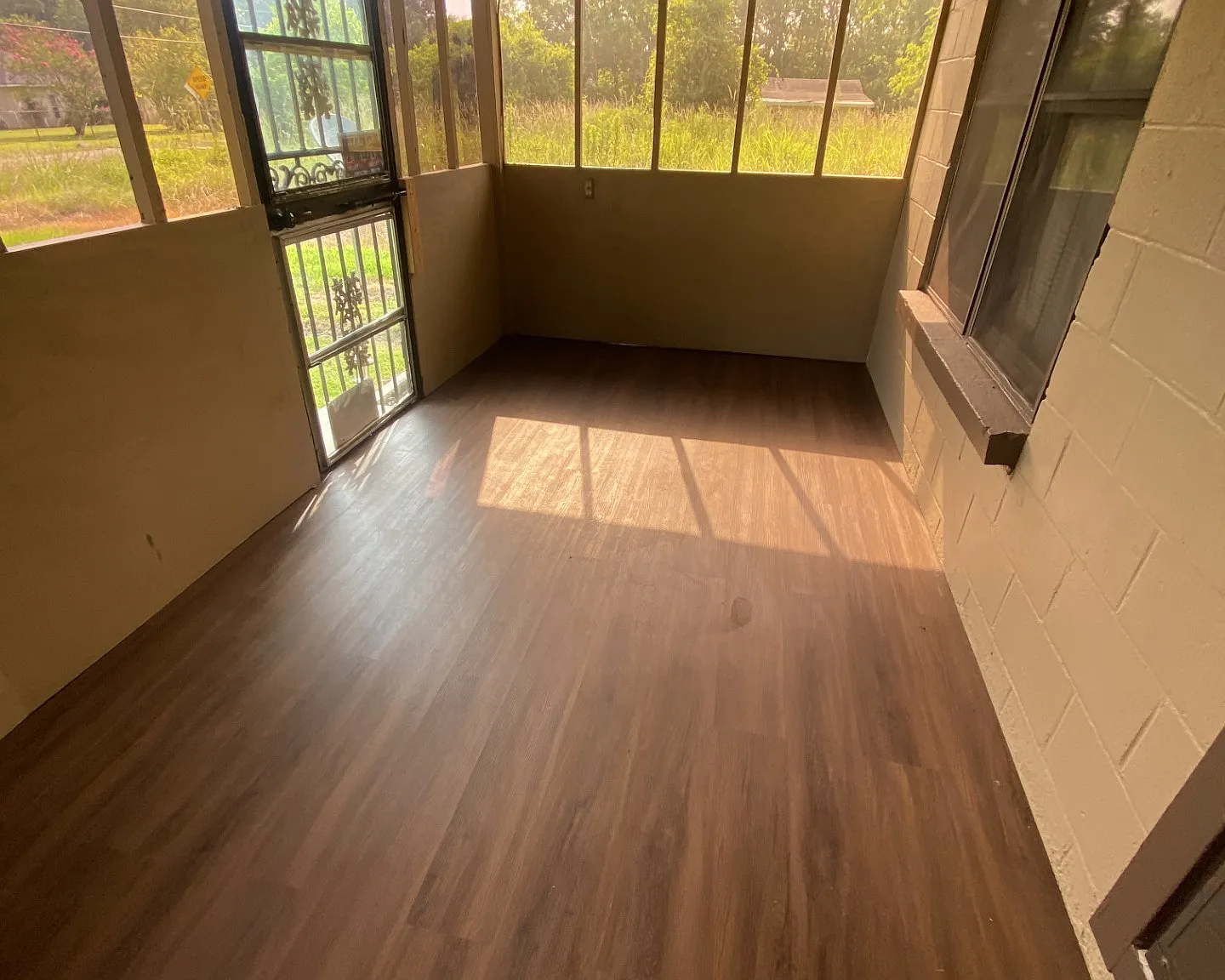 2126 Cunard Ave — Photo 2