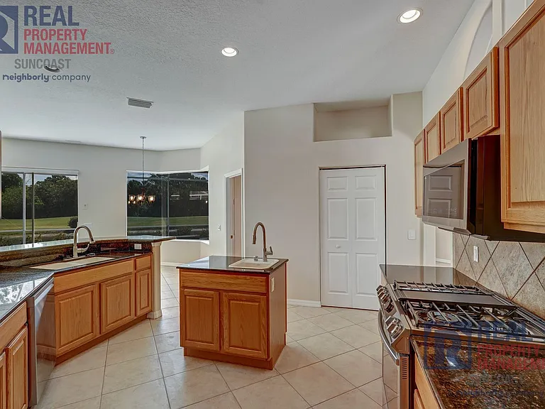 652 Planters Manor Way — Photo 14