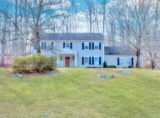 964 Valley Rd, New Canaan, CT 06840