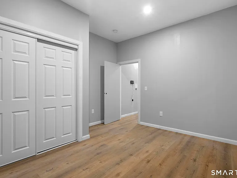 140 Grand St #2A — Photo 11