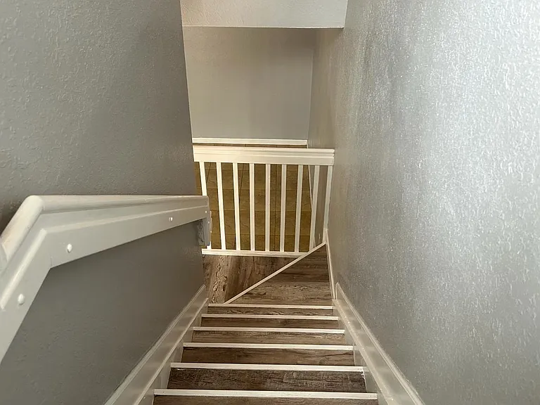 SE 15th Pl — Photo 32