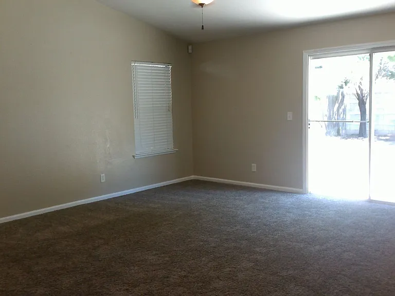 2059 E Lexington Ave — Photo 5
