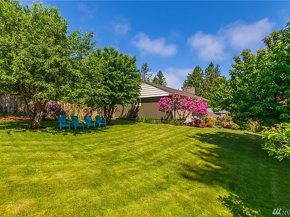 3rd image of 10602 Northstar Way SW