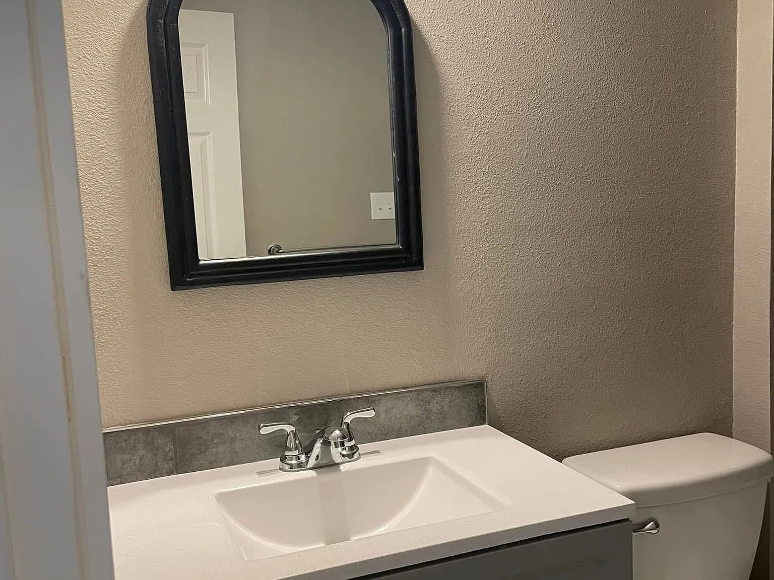 2 bed, 939 sqft, $1,200 — Photo 4