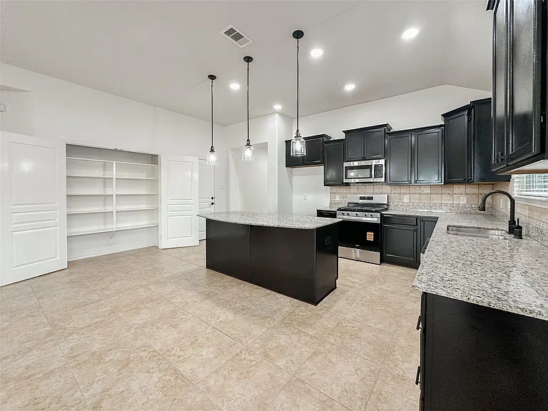 25322 Alverstone Dr — Photo 18