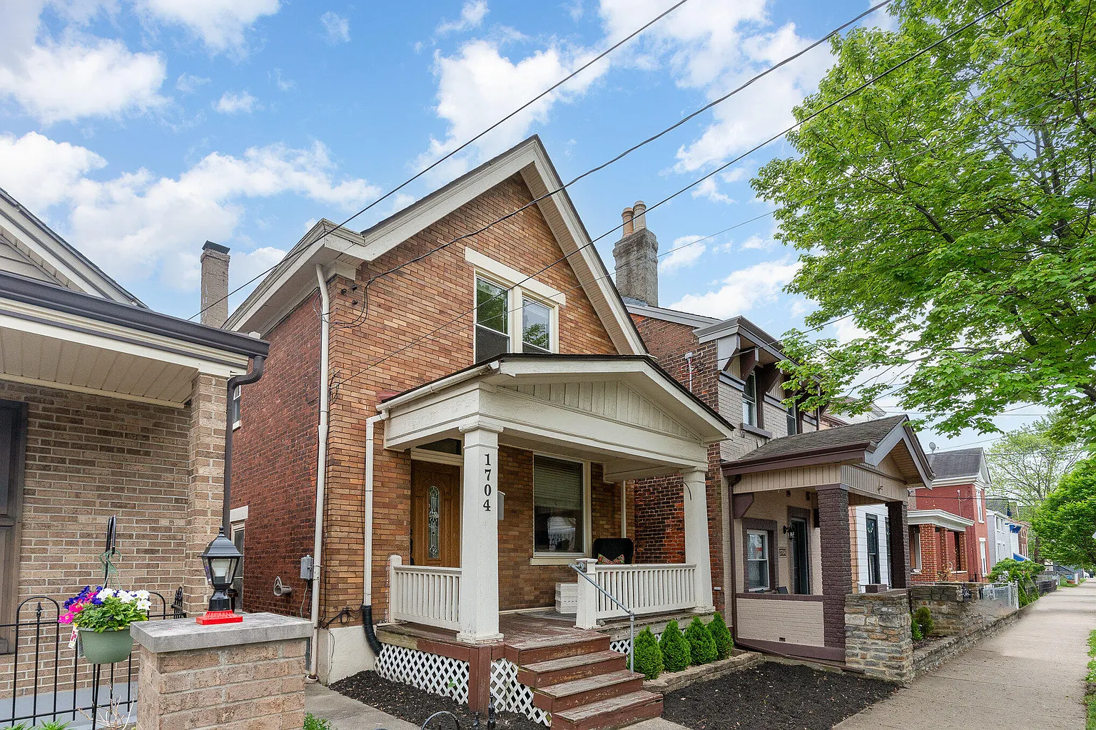 1704 Holman Ave photo 1